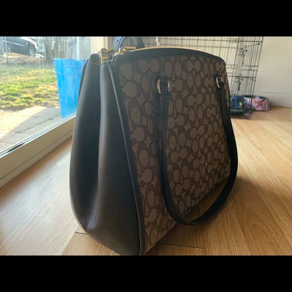 Coach Bag 😍 - Picture 3 of 6